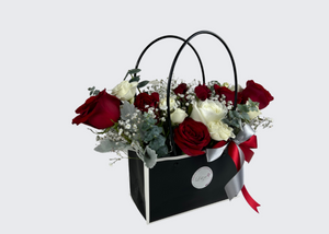 Bolsita Floral Black de Rosas Rojas