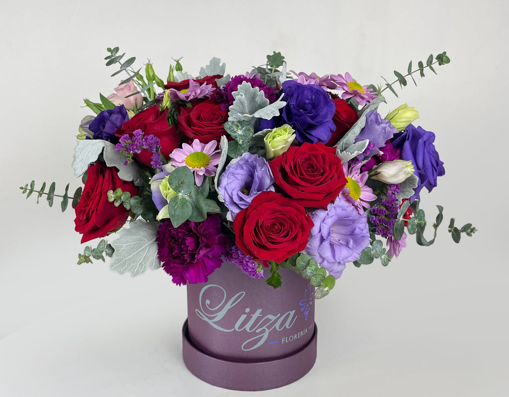 https://www.litzafloreria.com/cdn/shop/products/RosasyLisianthus_1024x.jpg?v=1675021727